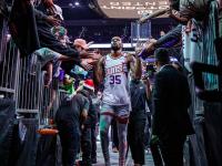 可以娱乐-包含杜兰特回归赛场，挺进下一轮首场状态亮眼，美国队观众沸腾！的词条